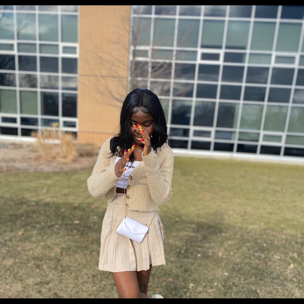The whole outfit ❤️❤️ not the shoe 👟
